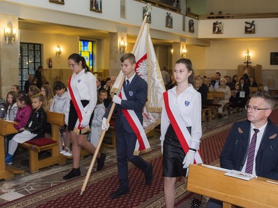 Uroczystość odsłonięcia tablicy pamiątkowej w PSP w Kłyżowie - kościół pw. Wniebowzięcia NMP i św. Maksymiliana Kolbe w Kłyżowie
