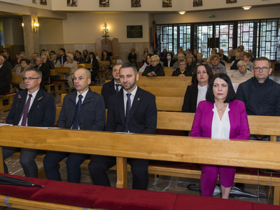 Uroczystość odsłonięcia tablicy pamiątkowej w PSP w Kłyżowie - kościół pw. Wniebowzięcia NMP i św. Maksymiliana Kolbe w Kłyżowie