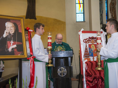 Uroczystość odsłonięcia tablicy pamiątkowej w PSP w Kłyżowie - Msza Św. w kościele pw. Wniebowzięcia NMP i św. Maksymiliana Kolbe w Kłyżowie
