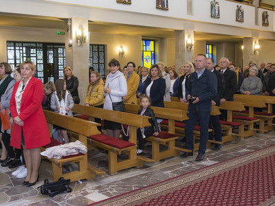 Uroczystość odsłonięcia tablicy pamiątkowej w PSP w Kłyżowie - część artystyczna „ Zwycięża, kto miłuje…”