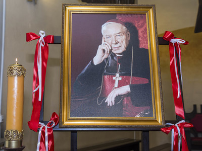 Uroczystość odsłonięcia tablicy pamiątkowej w PSP w Kłyżowie - patron szkoły Kard. Stefan Wyszyński