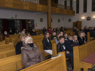 Uroczystości 103 Rocznicy Odzyskania Niepodległości w Krzakach - Msza Święta w kościele pw. Świętych Piotra i Pawła.