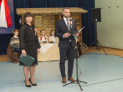 Uroczystości 103 Rocznicy Odzyskania Niepodległości w Krzakach - Wieczornica w PSP im. Orła Białego „Była, jest i będzie…droga do wolności”.