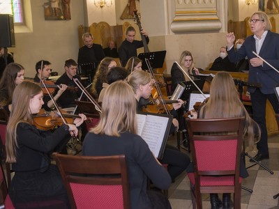 Uroczystości 103 Rocznicy Odzyskania Niepodległości w Kościele pw. Podwyższenia  Świętego Krzyża w Pysznicy - koncert "NIE GRAŁY IM SURMY".