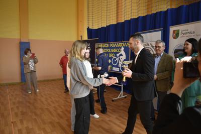 Wręczenie nagród podczas eliminacji Ogólnopolskiego Turnieju Bezpieczeństwa w Ruchu Drogowym