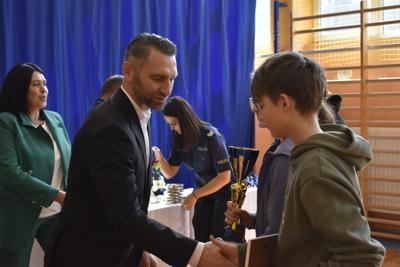 Wręczenie nagród podczas eliminacji Ogólnopolskiego Turnieju Bezpieczeństwa w Ruchu Drogowym