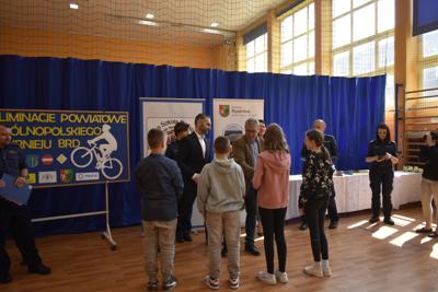 Wręczenie nagród podczas eliminacji Ogólnopolskiego Turnieju Bezpieczeństwa w Ruchu Drogowym