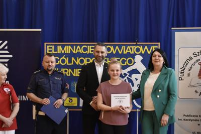 Wręczenie nagród podczas eliminacji Ogólnopolskiego Turnieju Bezpieczeństwa w Ruchu Drogowym