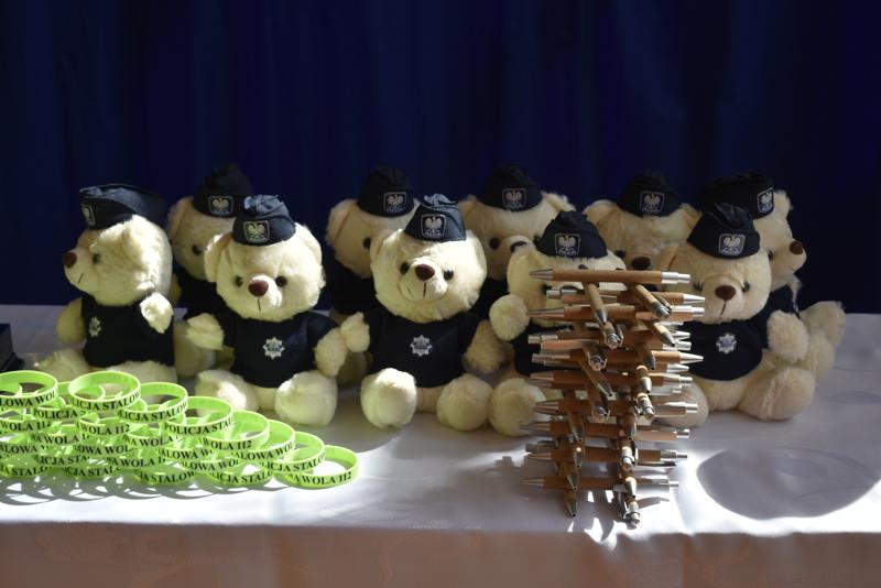 Nagrody dla uczestników ogólnopolskiego Turnieju Bezpieczeństwa w Ruchu Drogowym w Kłyżowie.