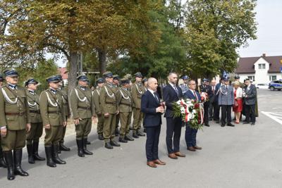 Uroczyste obchody uczczenia 85. rocznicy śmierci kaprala Franciszka Dziuby w Jastkowicach