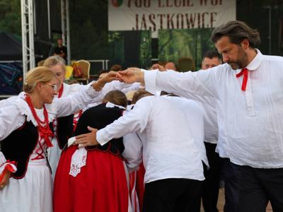 Zespół Ludowy Jastkowianie tańczą poloneza