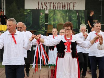 Zespół Ludowy Jastkowianie tańczą poloneza
