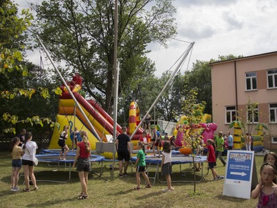 Piknik rodzinny na placu szkolnym PSP w Kłyżowie.