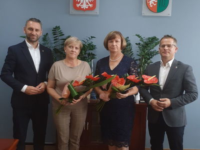 Zdjęcie Wójta i Zastępcy z Dyrektorami
