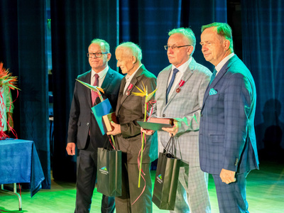 Stanisław Popek z przedstawicielami władz wojewodztwa podkarpackiego 