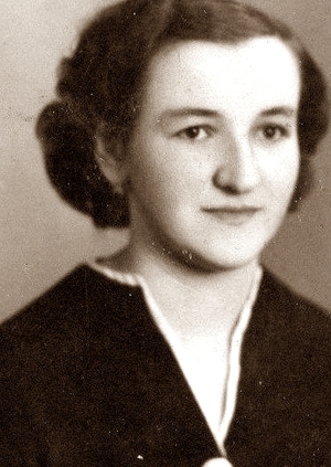 Zdjęcie przedstawia Elżbietę Sojka tytuł HONOROWEGO OBYWATELA GMINY LUBOMIA otrzymała 26032010 r [300x423]