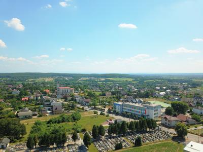 Zdjęcie przedstawia panoramę Syryni.