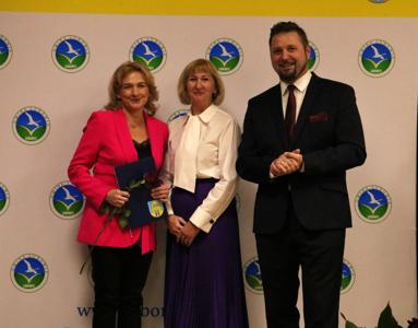 Zdjęcie przedstawia uczestników Gali