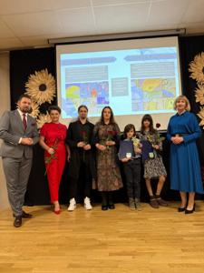 Zdjęcie przedstawia uczestników Gali