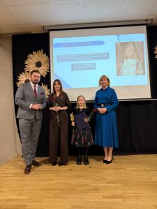 Zdjęcie przedstawia uczestników Gali