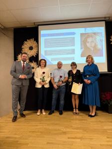 Zdjęcie przedstawia uczestników Gali