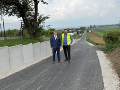 Budowa drogi ul. Sadówka w Lubomi asfalt, kanalizacja i wodociąg