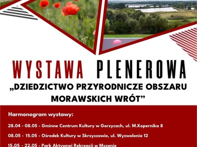 Zdjęcie przedstawia informacje o wystawie plenerowej „Dziedzictwo przyrodnicze obszaru Morawskich Wrót" przygotowanej w ramach realizacji międzynarodowego projektu współpracy pn. „Ochrona środowiska – naszą przyszłością” realizowanego w ramach poddziałania 19.3 „Przygotowanie i realizacja działań w zakresie współpracy z lokalną grupą działania” w ramach działania „Wsparcie dla rozwoju lokalnego w ramach inicjatywy LEADER”.