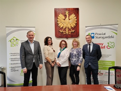 W sali konferencyjnej odbyło się spotkanie informacyjno-doradcze dla osób z niepełnosprawnościami.