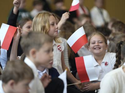 Uroczysty apel z okazji odzyskania niepodległości