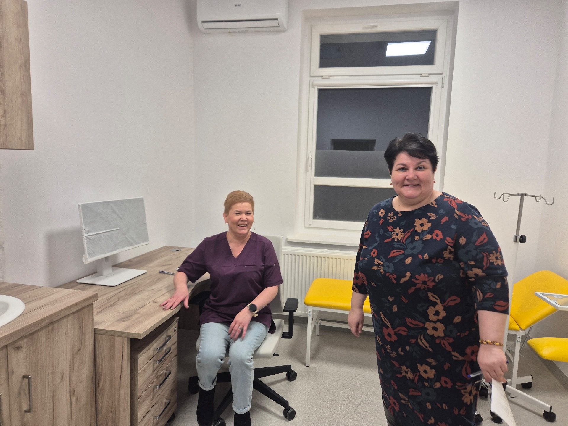 Panie pielęgniarki: Beata Połom i Danuta Andrzejewska