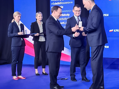 Wręczenie odznaczenia Burmistrzowi
