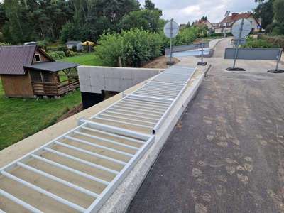 Montaż balustrady ochronnej