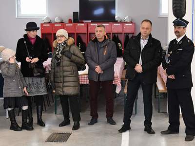 Uroczystość przekazania nowej części remizy OSP i wozu bojowego