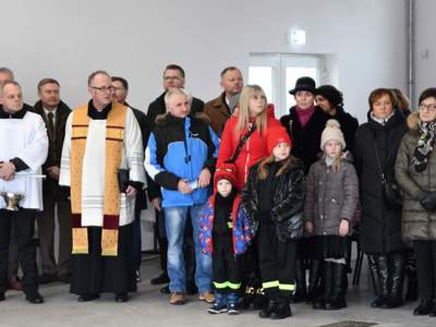 Uroczystość przekazania nowej części remizy OSP i wozu bojowego