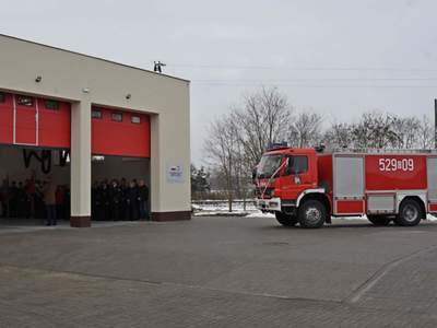 Uroczystość przekazania nowej części remizy OSP i wozu bojowego