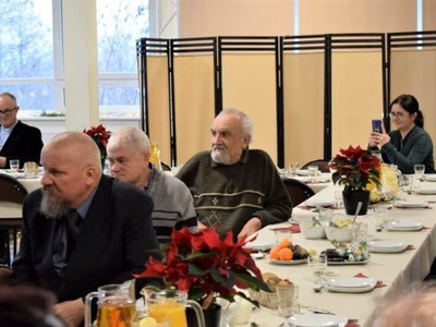 spotkanie opłatkowe dla samotnych  mieszkańców