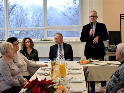 spotkanie opłatkowe dla samotnych  mieszkańców
