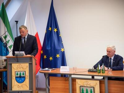 Podczas posiedzenia głos zabrał burmistrz Arkadiusz Gliniecki. 