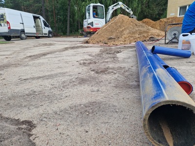 Trwają prace przy budowie sieci wodociągowo-kanalizacyjnej 