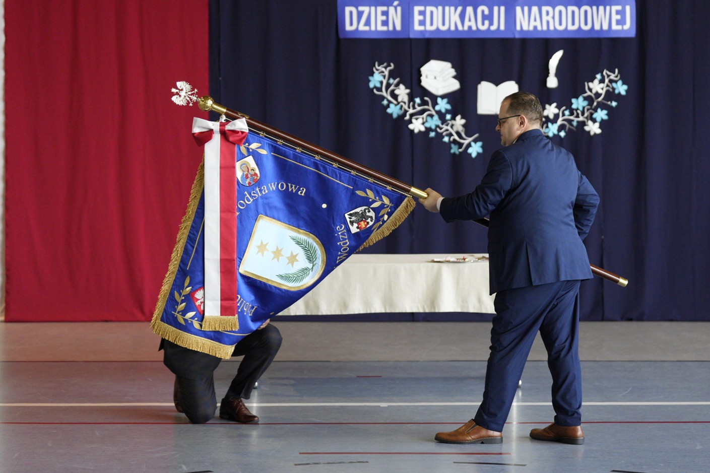 Szkoła otrzymała nowy sztandar. 