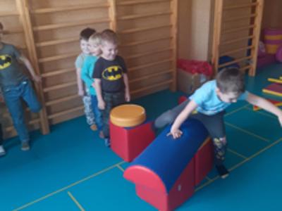 Dzieci podczas aktywności fizycznej