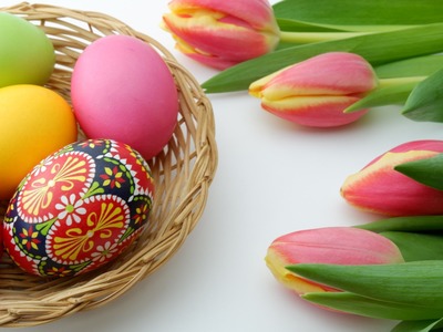 Pisanki oraz tulipany