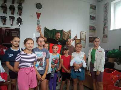 Dzieci na warsztatach pierwszej pomocy - fot. MDK Jeżów