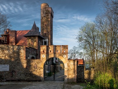 Zamek Rajsko w Zapuscie