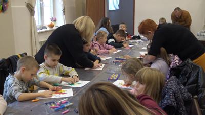Śpiew i kreatywne warsztaty w biedrzychowickiej świetlicy