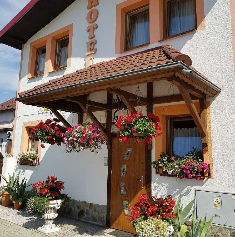 Wejście do hotelu Zaułek