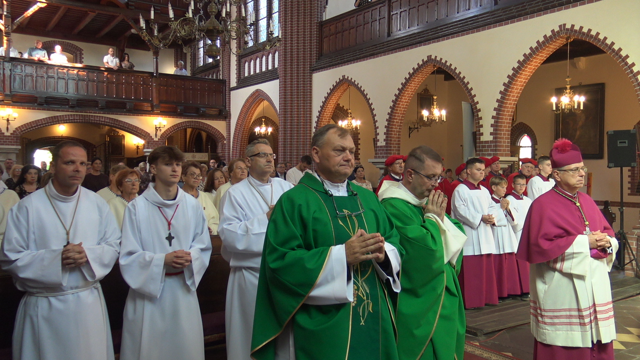 3._biskup_legnicki_andrzej_siemieniewski_z_wizyta_w_olszynie