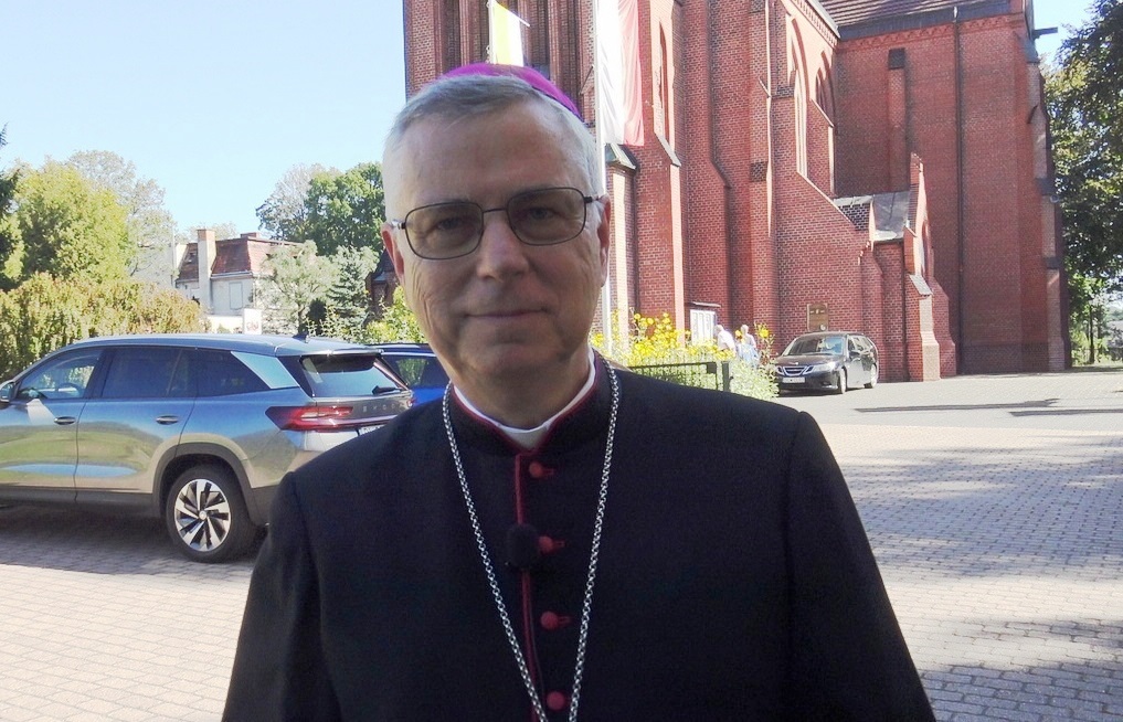 1. Biskup Legnicki Andrzej Siemieniewski z wizytą w Olszynie