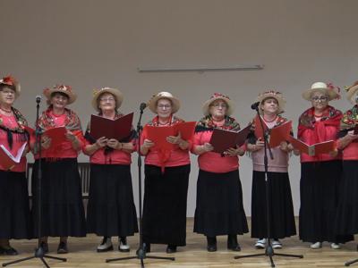 Śpiew i kreatywne warsztaty w biedrzychowickiej świetlicy