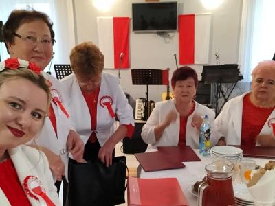 Patriotyczne śpiewanie w Grodnicy